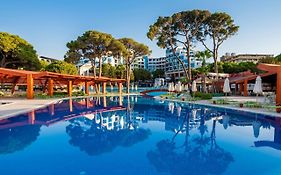 Cornelia de Luxe Resort